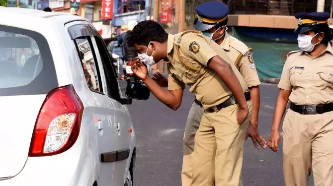 എറണാകുളത്ത് ഗുരുതര സാഹചര്യം; മൂന്ന് പഞ്ചായത്തുകളില്‍ ലോക്ക് ഡൗൺ പ്രഖ്യാപിച്ചു