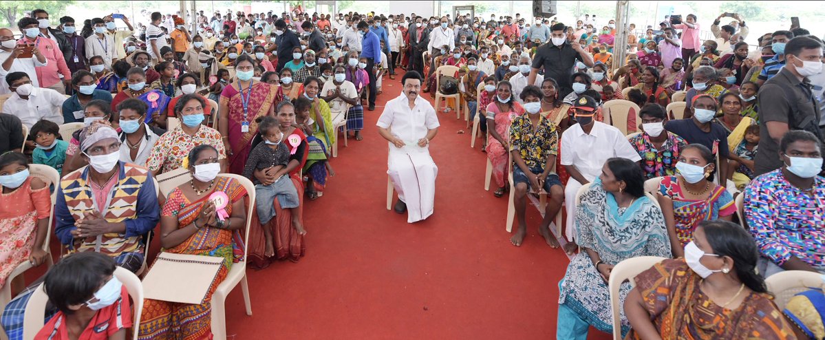 പട്ടയ വിതരണ വേദിയില്‍ സ്റ്റാലിന്‍