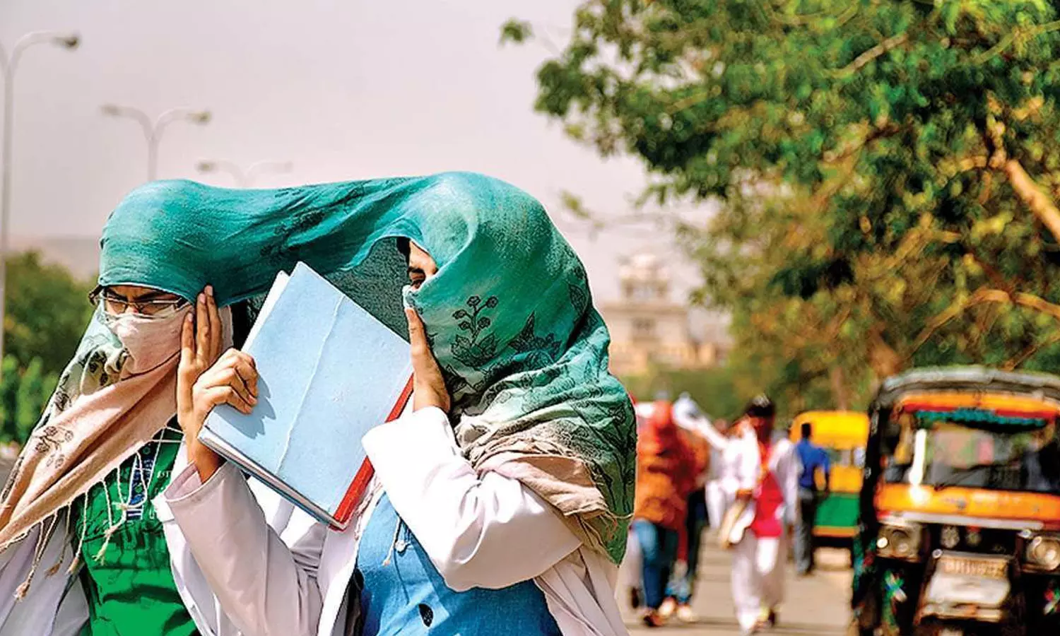 Тепло дели. Индекс Индии. Температура Нью Дели. Hot weather in Delhi. Самая высокая температура в Дели.