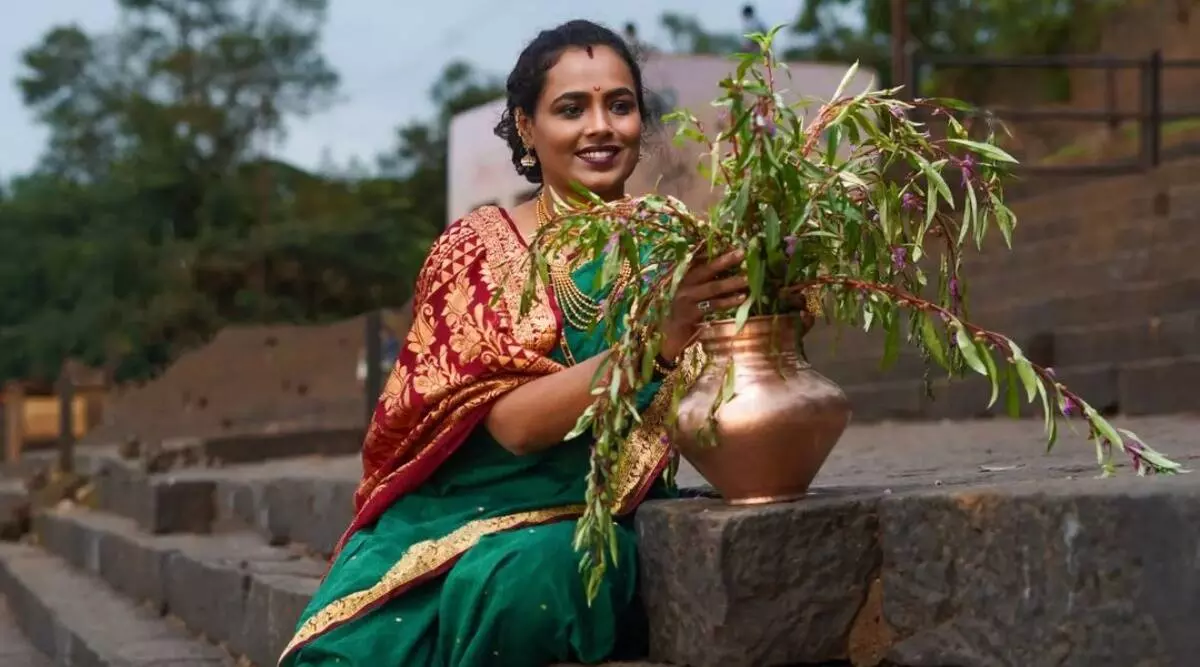 ബൈക്കില്‍ സഞ്ചരിക്കുന്നതിനിടെ ട്രാക്ടറിടിച്ചു; നടി കല്യാണി കുരാലെക്ക് ദാരുണാന്ത്യം