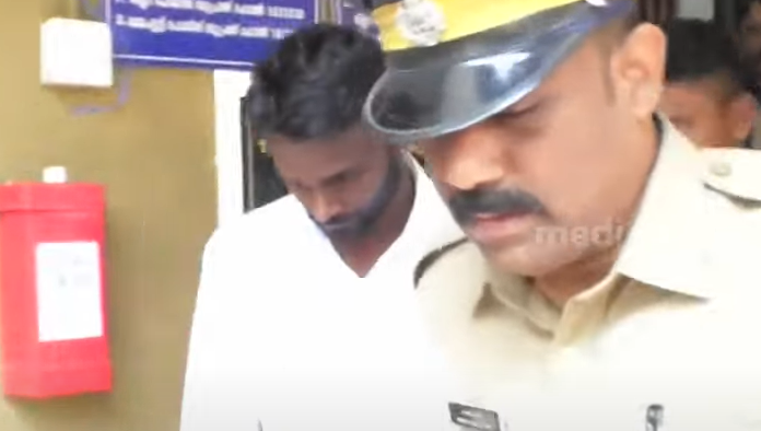 ഒഡിഷയില്‍ നിന്നും കേരളത്തിലേക്ക് കഞ്ചാവ് കടത്തുന്നവരുടെ പട്ടിക പൊലീസിന് ലഭിച്ചു