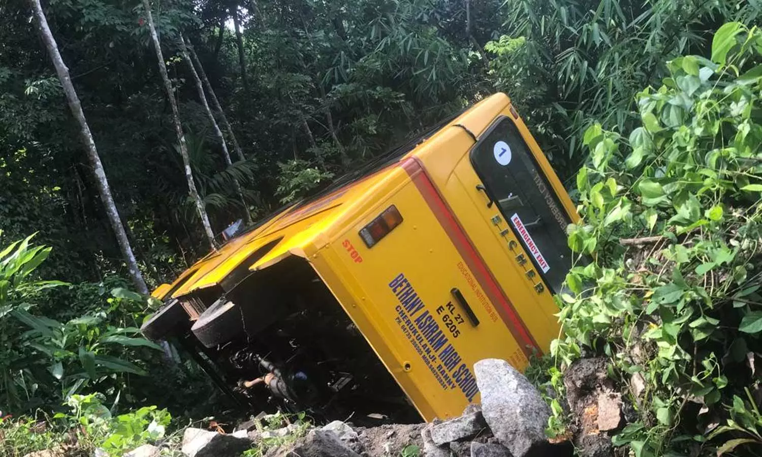 pathanamthittta school bus accident