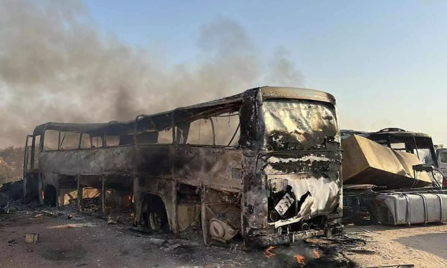 Four vehicles caught fire in Salmi region of Kuwait.