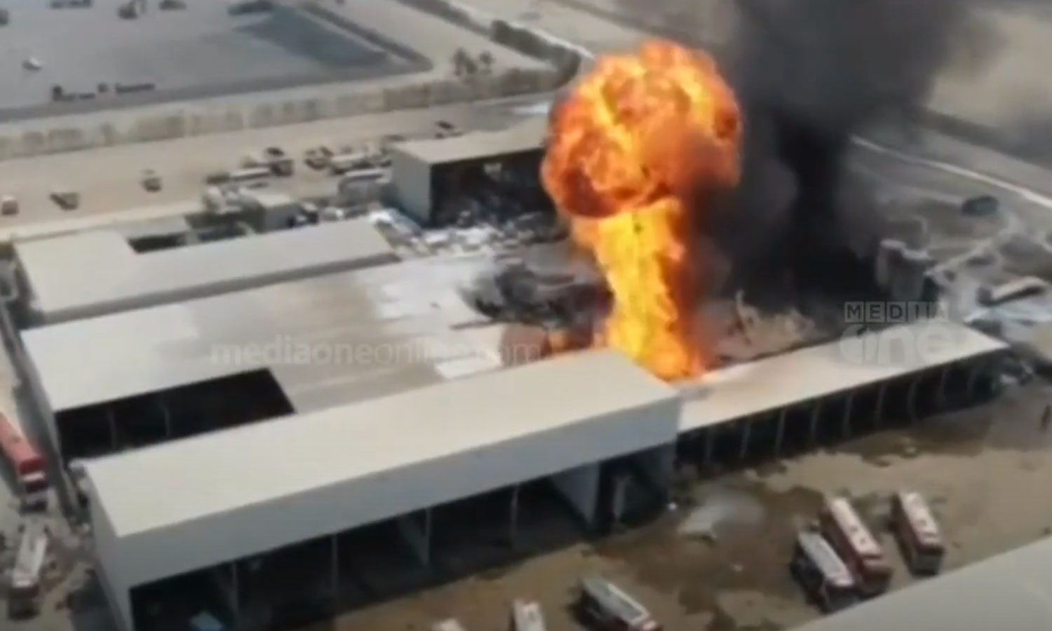 Massive Fire Breaks Out in Kuwait’s Industrial Area: Prompt Response Saves the Day