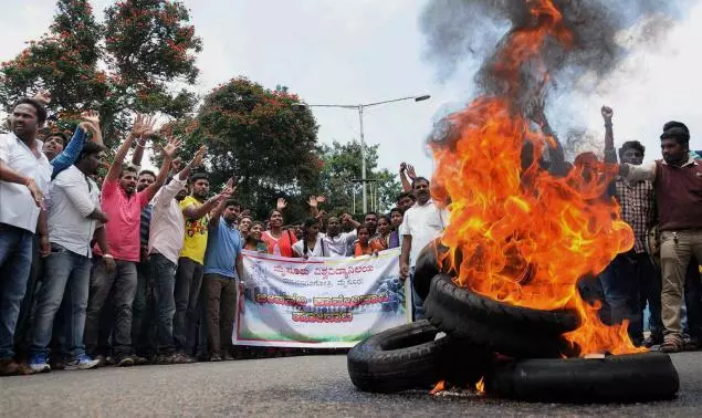 കാവേരി തര്‍ക്കം: കര്‍ണാടകയില്‍ ബന്ദ് തുടരുന്നു