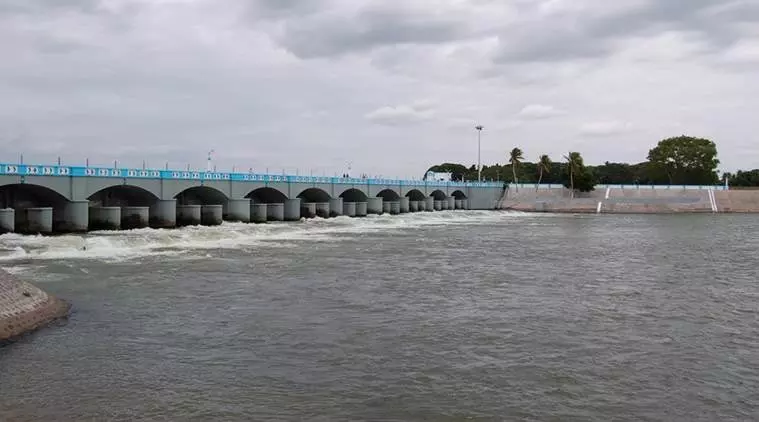 നാളെ ഉച്ചക്ക് രണ്ടിനകം തമിഴ്നാടിന് കാവേരി ജലം നല്‍കണമെന്ന്  കര്‍ണാടകയോട് സുപ്രീംകോടതി